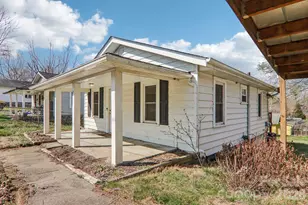 24 Pelzer St, Asheville, NC 28804 - Photo 3