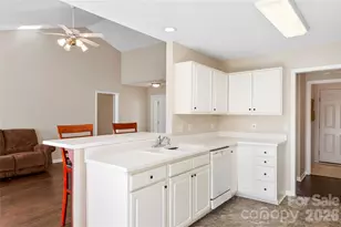 279 Stonehollow Rd, Fletcher, NC 28732 - Photo 5