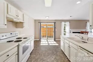 279 Stonehollow Rd, Fletcher, NC 28732 - Photo 3