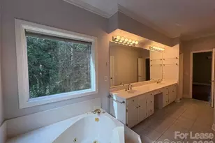 27 Mountain Lake Dr, Hendersonville, NC 28739 - Photo 7