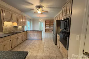 27 Mountain Lake Dr, Hendersonville, NC 28739 - Photo 27