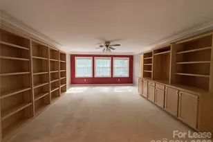 27 Mountain Lake Dr, Hendersonville, NC 28739 - Photo 9