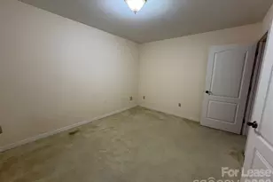 27 Mountain Lake Dr, Hendersonville, NC 28739 - Photo 17