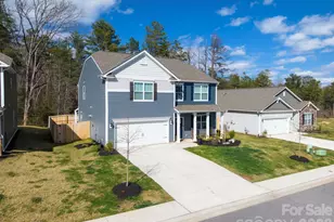 147 Ashelyn Pk Dr, Fletcher, NC 28732 - Photo 3