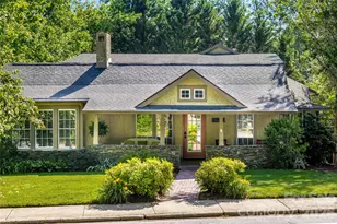 672 Blythe St, Hendersonville, NC 28739 - Photo 1