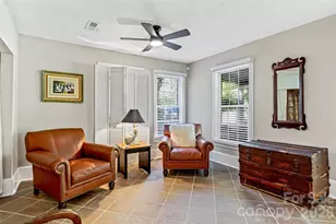 672 Blythe St, Hendersonville, NC 28739 - Photo 15