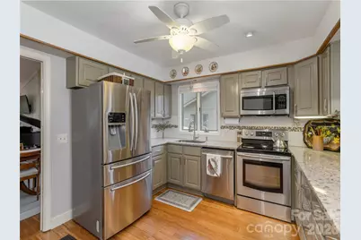 701 Red Oak Drive, Hendersonville, NC 28791 - Photo 17