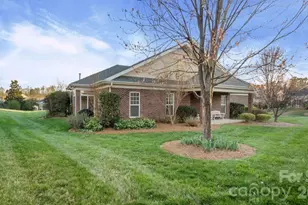 2820 Summer Valley Ct, Charlotte, NC 28269 - Photo 13