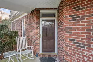 2820 Summer Valley Ct, Charlotte, NC 28269 - Photo 9