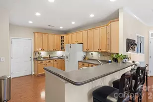 2820 Summer Valley Ct, Charlotte, NC 28269 - Photo 15