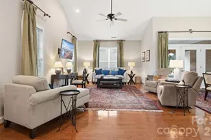 2820 Summer Valley Ct, Charlotte, NC 28269 - Photo 25