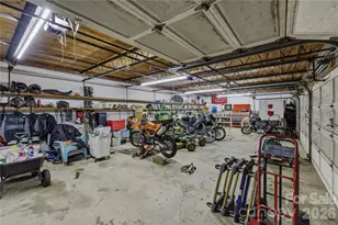 401 Highland Ave SW, Lenoir, NC 28645 - Photo 9