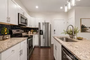 2415 Kimway Dr, Matthews, NC 28105 - Photo 9