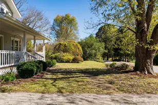 352 Justice Ridge Rd, Candler, NC 28715 - Photo 5