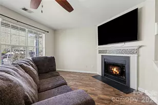 3268 Summercroft Ln, Charlotte, NC 28269 - Photo 3