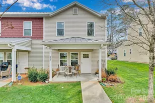 372 E Mills Ave, Mooresville, NC 28115 - Photo 1