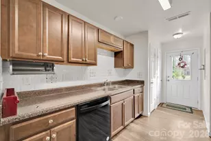 372 E Mills Ave, Mooresville, NC 28115 - Photo 5