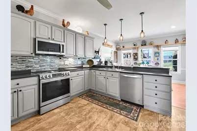 653 High Quarry Road, Hendersonville, NC 28791 - Photo 11