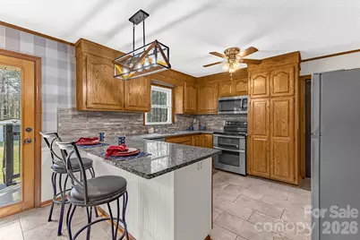 3921 Peach Street, Newton, NC 28658 - Photo 7