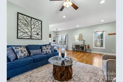 221 Courtland Place, Asheville, NC 28801 - Photo 11