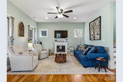 221 Courtland Place, Asheville, NC 28801 - Photo 9