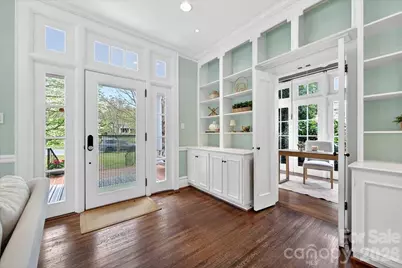 506 Hermitage Court, Charlotte, NC 28207 - Photo 5