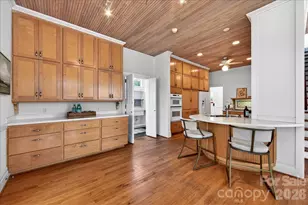 506 Hermitage Ct, Charlotte, NC 28207 - Photo 29