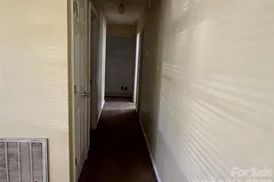 3648 High Laurel Ln, Charlotte, NC 28269 - Photo 9