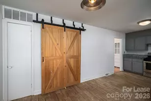 7028 Mapleridge Dr, Charlotte, NC 28210 - Photo 13