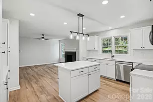 834 Braxfield Dr, Charlotte, NC 28217 - Photo 13