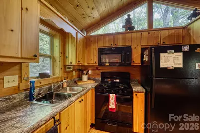 125 Hummingbird Lane, Newland, NC 28657 - Photo 9