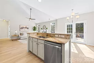 20307 Southshore Dr, Cornelius, NC 28031 - Photo 5