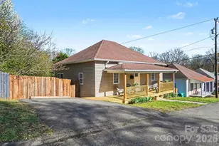 28 2nd St, Cramerton, NC 28032 - Photo 1