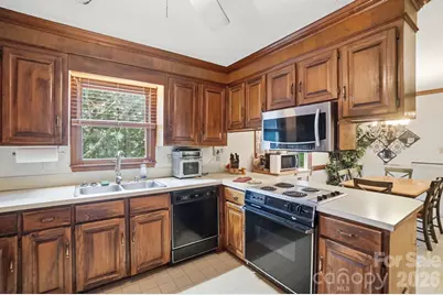 5153 Blackberry Lane, Matthews, NC 28104 - Photo 11