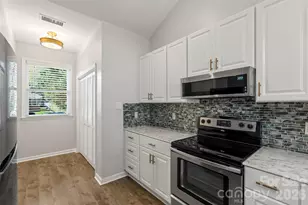 19960 Oak Leaf Cir, Cornelius, NC 28031 - Photo 11