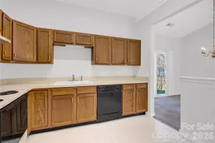 7404 Wapiti Ct, Charlotte, NC 28273 - Photo 3