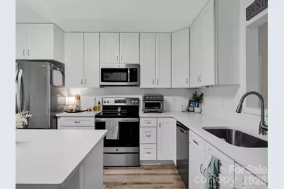 2979 Greenleaf Road, Clover, SC 29710 - Photo 7