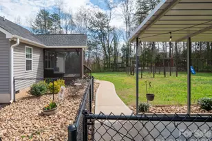 2979 Greenleaf Rd, Clover, SC 29710 - Photo 21