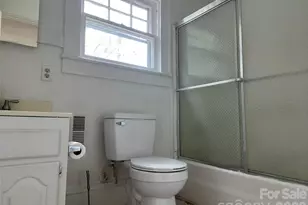 144 S Broadway St, Forest City, NC 28043 - Photo 5