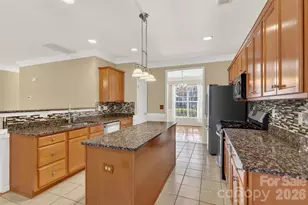 13028 Fenceline Dr, Charlotte, NC 28278 - Photo 9