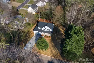 644 Deerfield Dr, Mount Holly, NC 28120 - Photo 31