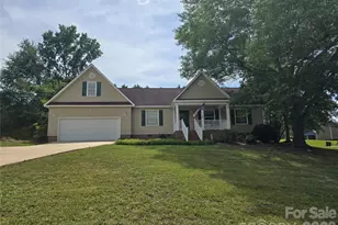 2393 Oxford Cir, Lancaster, SC 29720 - Photo 3