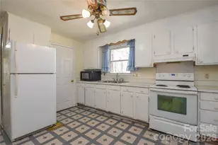 562 Barrington Pl NW, Concord, NC 28027 - Photo 7