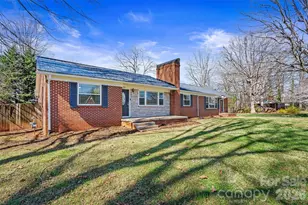 1212 3rd St Dr SE, Conover, NC 28613 - Photo 3