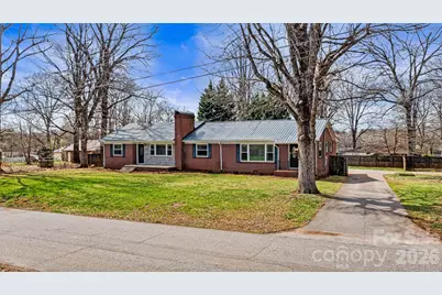 1212 3rd Street Drive SE, Conover, NC 28613 - Photo 1