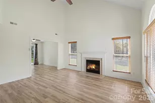 8500 Woodhill Manor Ct, Charlotte, NC 28215 - Photo 3