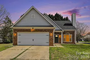 8500 Woodhill Manor Ct, Charlotte, NC 28215 - Photo 1