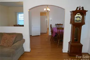 18 Herron St, Black Mountain, NC 28711 - Photo 3