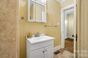 7 Oteen Park Pl, Asheville, NC 28805 - Photo 15