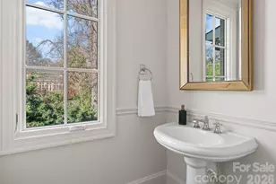 2043 Sharon Ln, Charlotte, NC 28211 - Photo 21